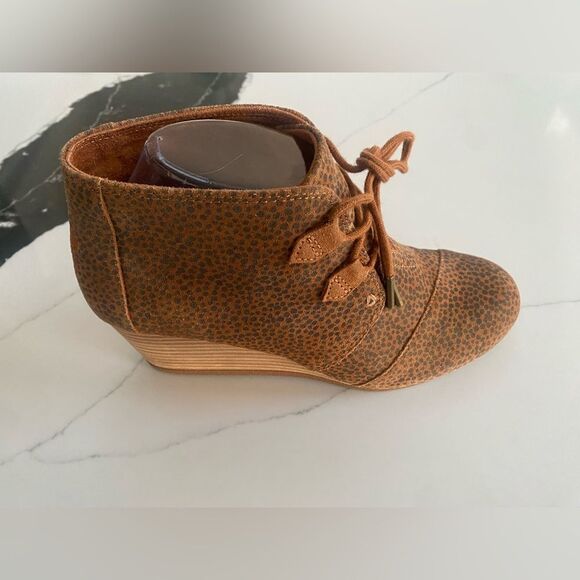 Toms Shoes - Toms Tan Wedge Ankle Boots